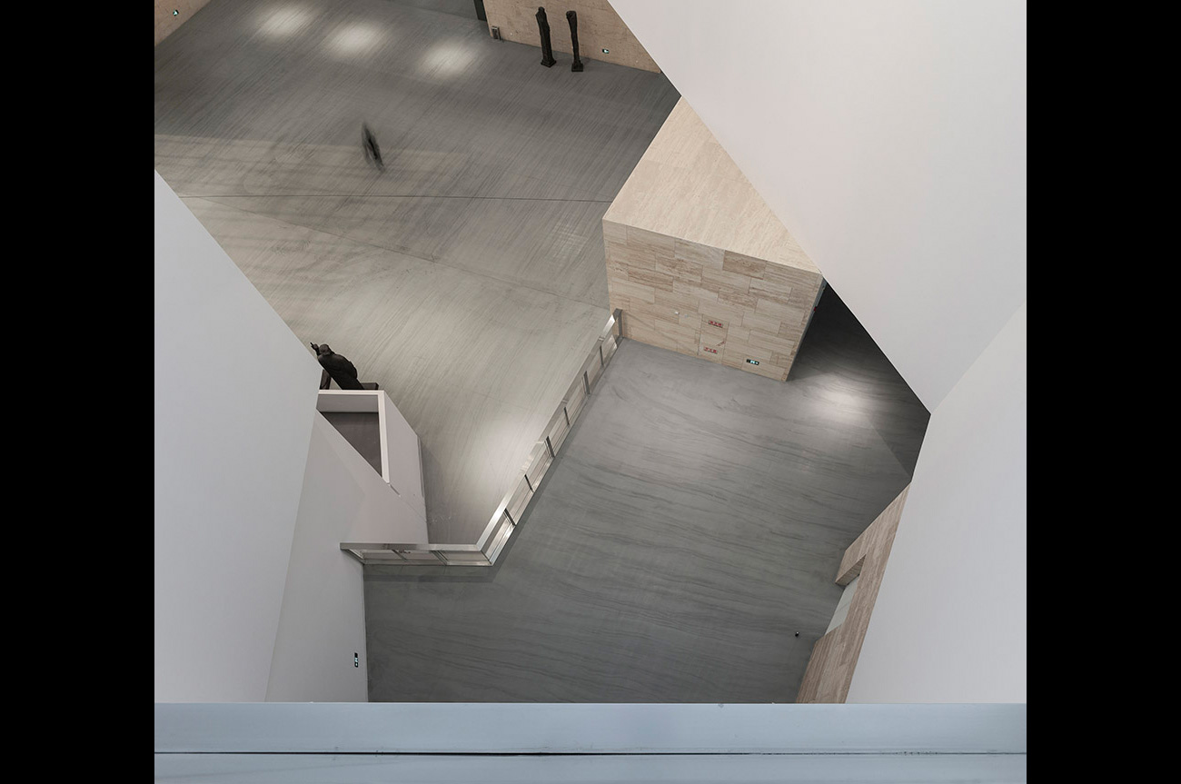 Gallery corridor & atrium design